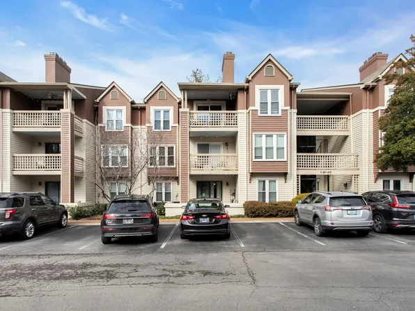 261 Hillsboro Pl, Nashville, TN 37215