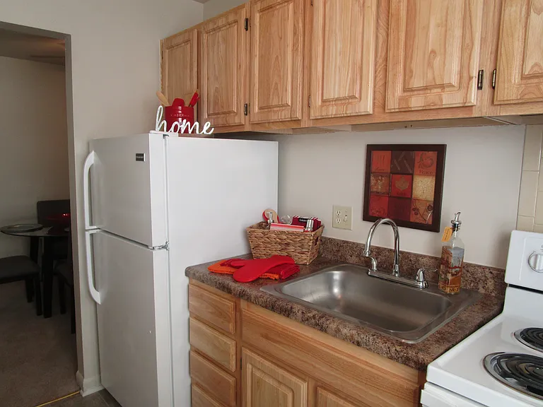 Park Towne Apartments — Photo 11