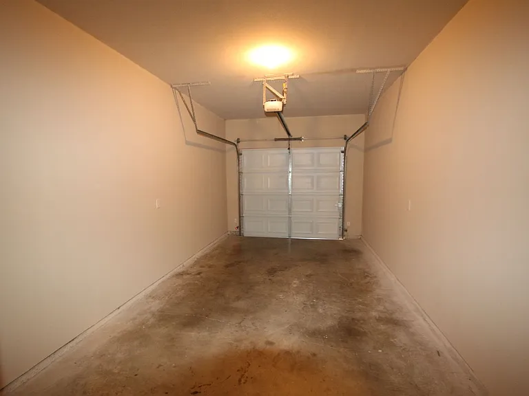 3217-3219 Karen St — Photo 10