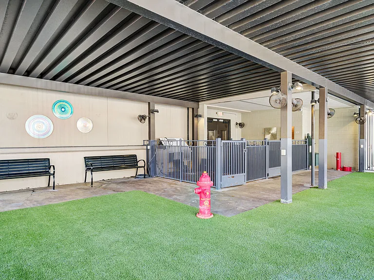 Hollings Post Oak — Photo 13