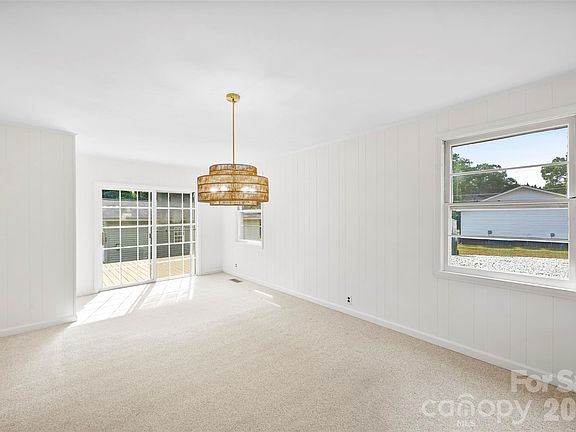 3rd image of 301 Gittens St