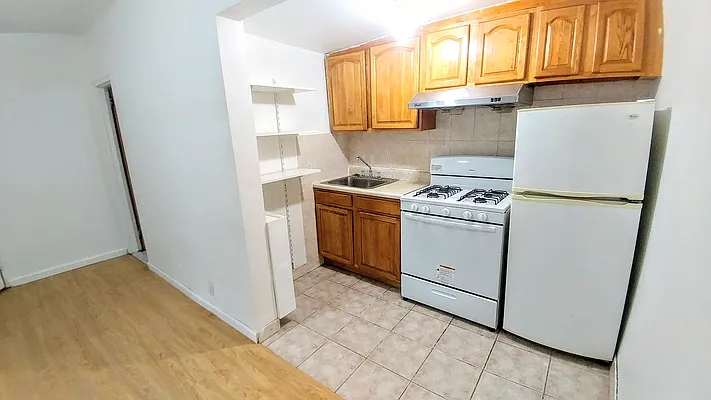 Rented by Downtown Mgt & Realty LLC | media 12