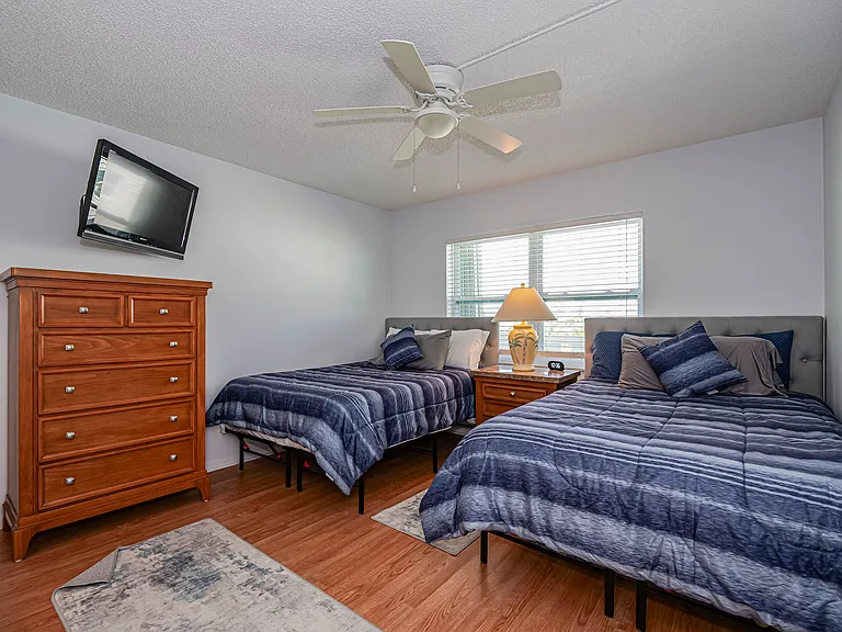 4049 Ocean Dr #305 — Photo 22
