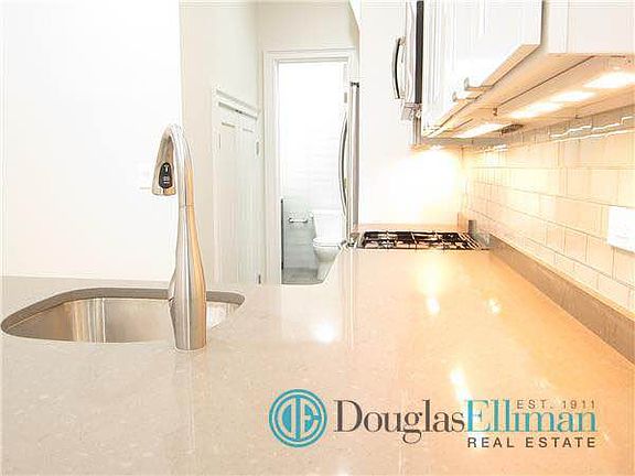 5th image of 16 W 76th St APT 5R