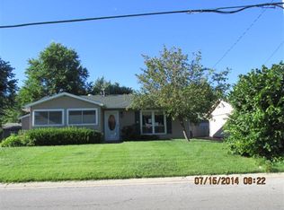 704 Albers Ln, Bethalto, IL