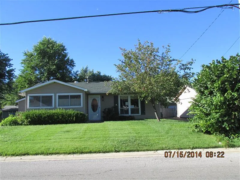 704 Albers Ln photo 1