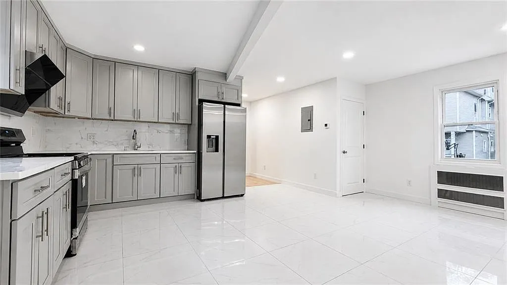 3 bed, 2.0 bath, 1100 sqft, $3,450 — Photo 3