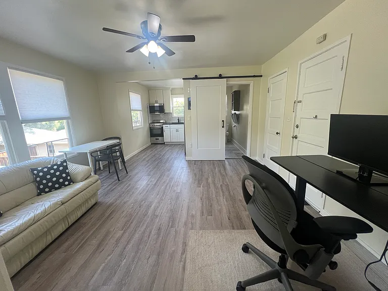251 Emerson St #5 — Photo 1