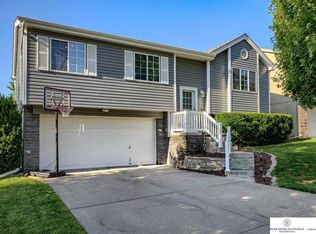 11707 Mary St, Omaha, NE 68164