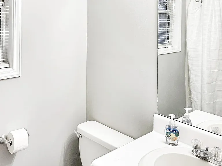 Full shared bathroom