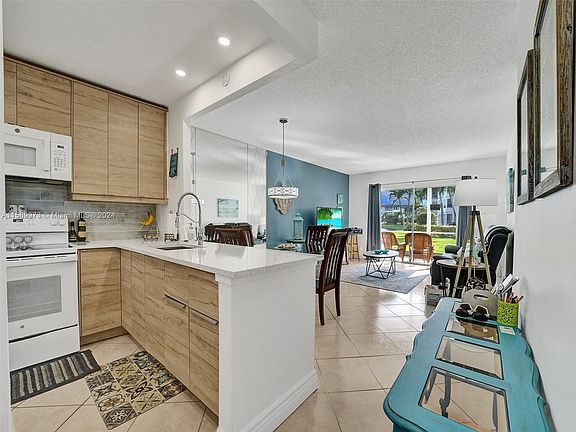 2nd image of 4706 NW 36th St APT 414