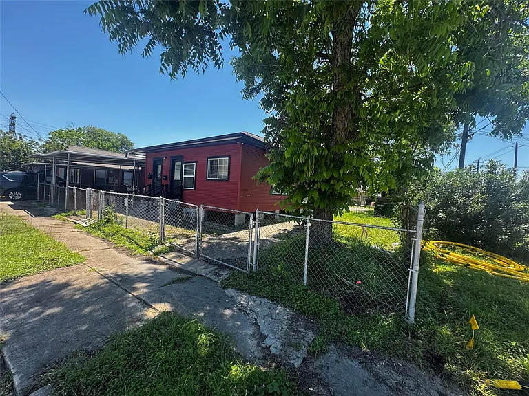 1504 Luzon St #A — Photo 8