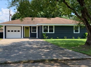 2910 Rose Ln, Groves, TX 77619