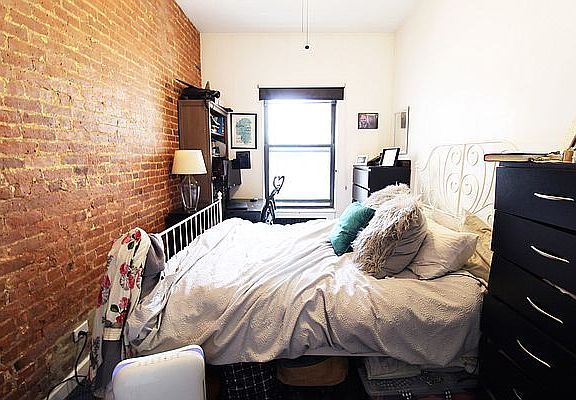 4th image of 340 W 71st St APT 7