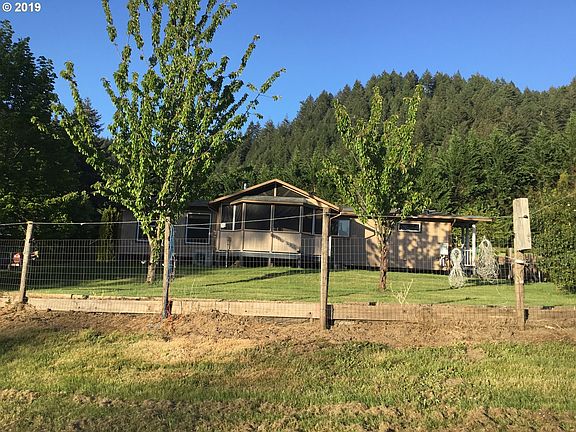 2nd image of 425 Golden Dr