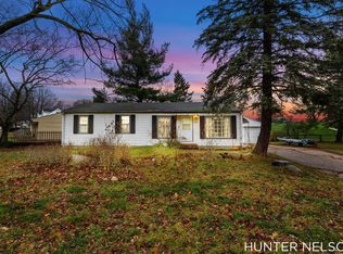 141 Brandywyne Dr NW, Comstock Park, MI 49321