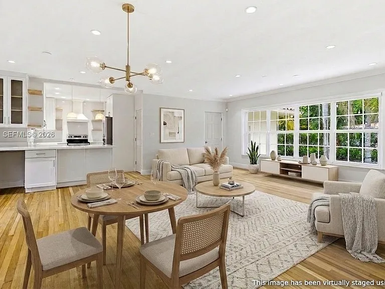 1551 Delgado Ave — Photo 3