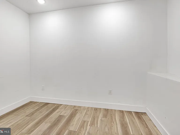 1153 N Front St #1R — Photo 12
