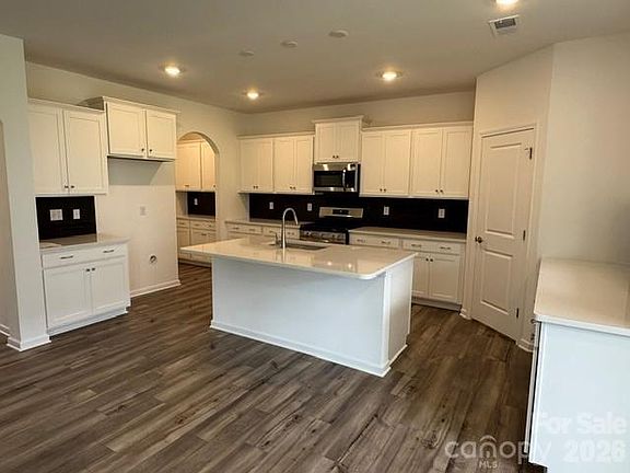 4th image of 1304 Swift Ln #101