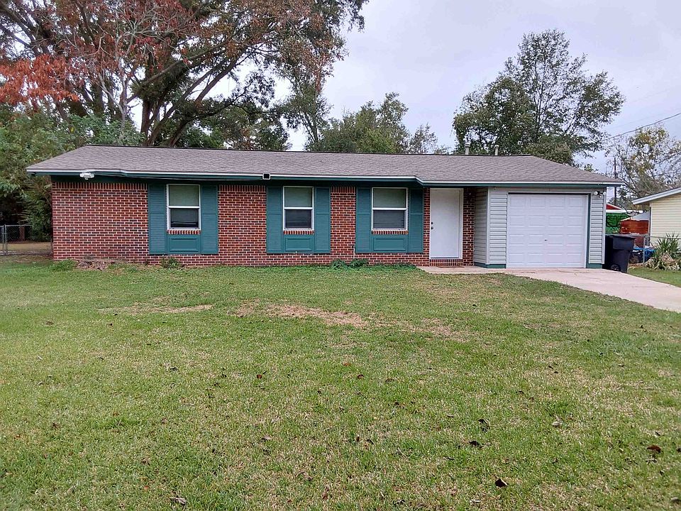 1st image of 306 Lancaster Dr