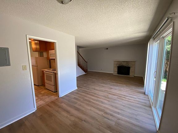 3rd image of 633 Harvard Ave