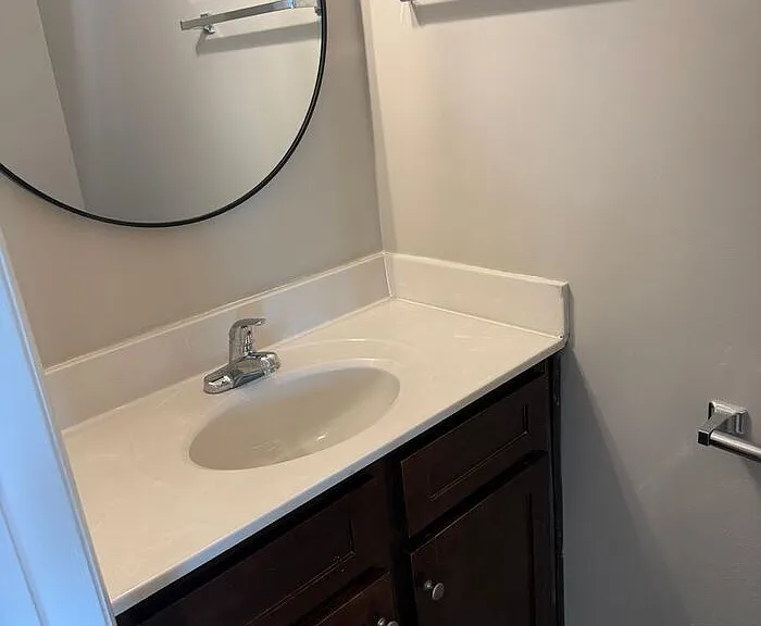 530 Walter St — Photo 5