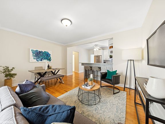 5th image of 5912 N Paulina St APT 1W