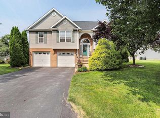 201 Barrel Horse Dr, Charles Town, WV 25414