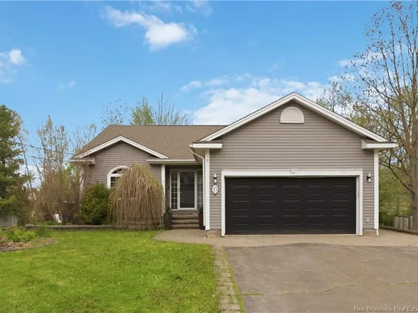 15 Glenforest Dr, Riverview, NB E1B 4X3