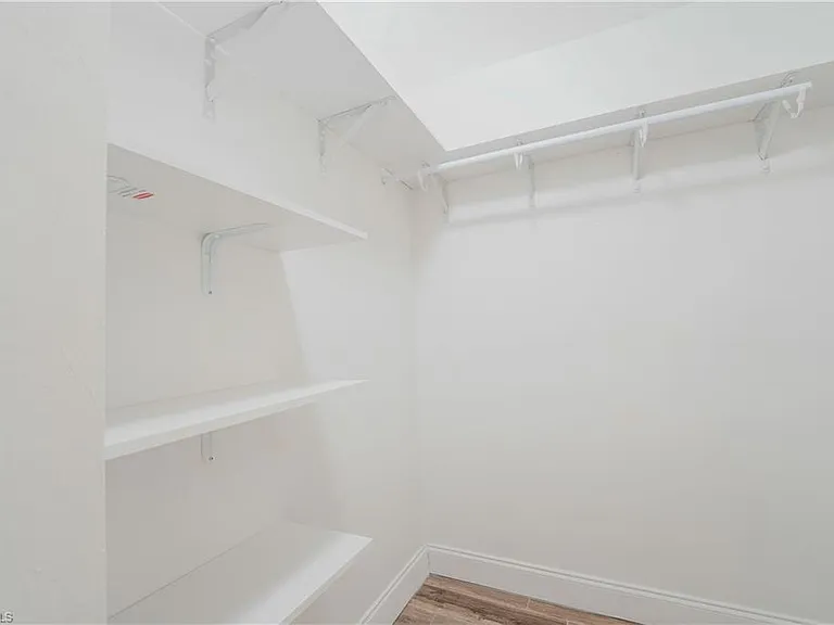 430 Saint Andrews Blvd #6 — Photo 5