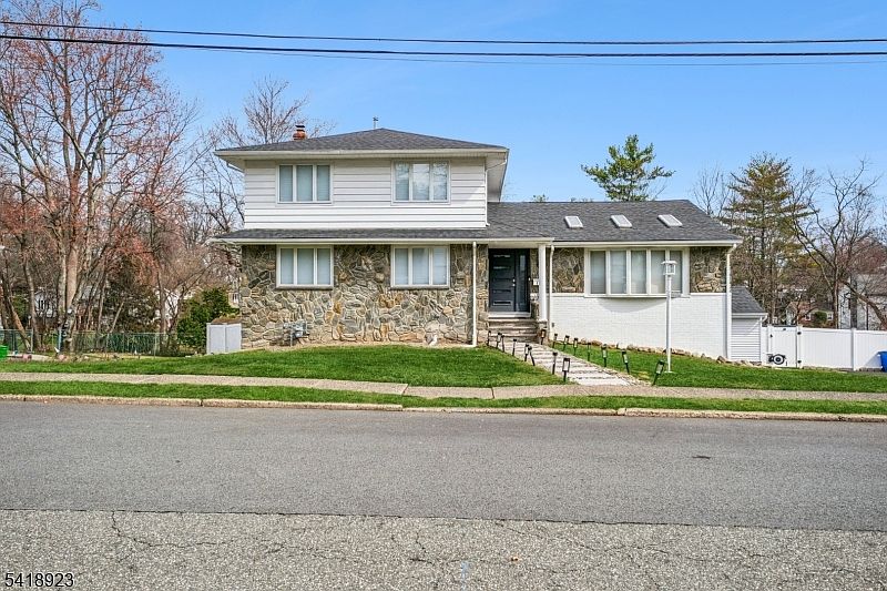 1st image of 13 Munsey Rd