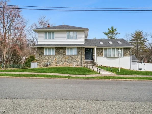 13 Munsey Rd, Emerson Boro, NJ 07630