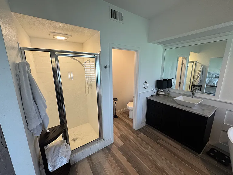 289 Vista Royale Cir W — Photo 23