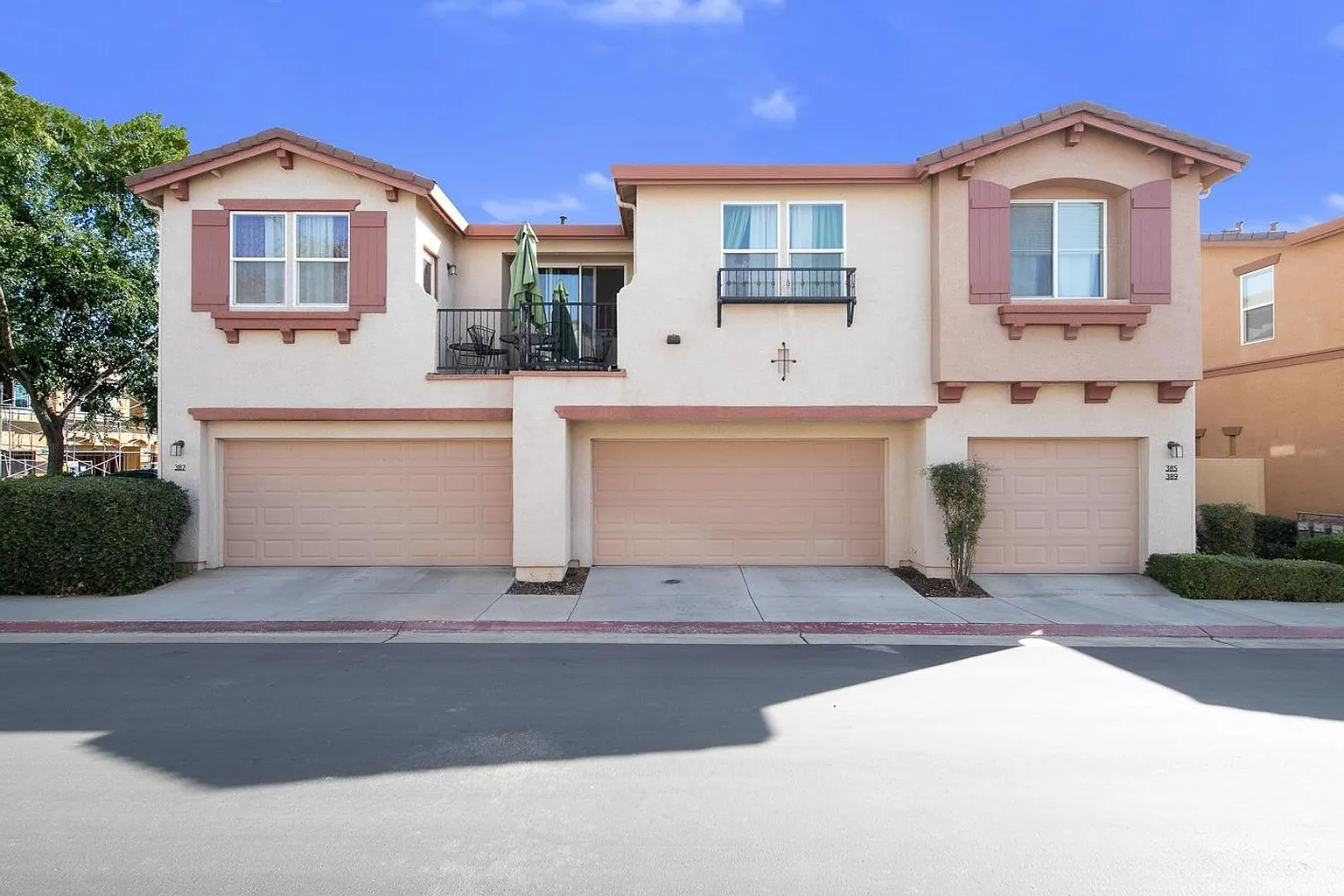 385 N Raphael Ln photo 1