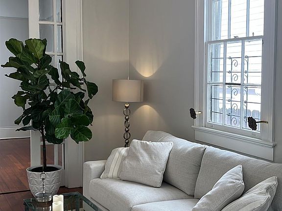 2nd image of 402 Millaudon St