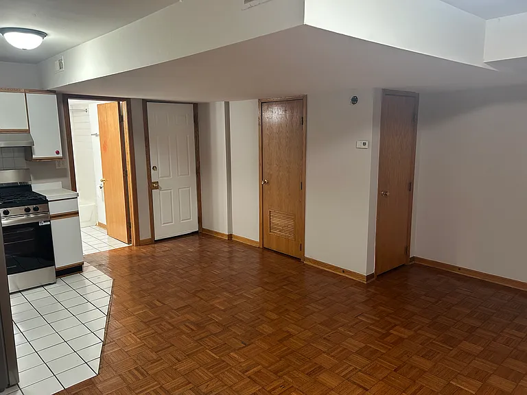 1361 W Sunnyside Ave #G — Photo 3