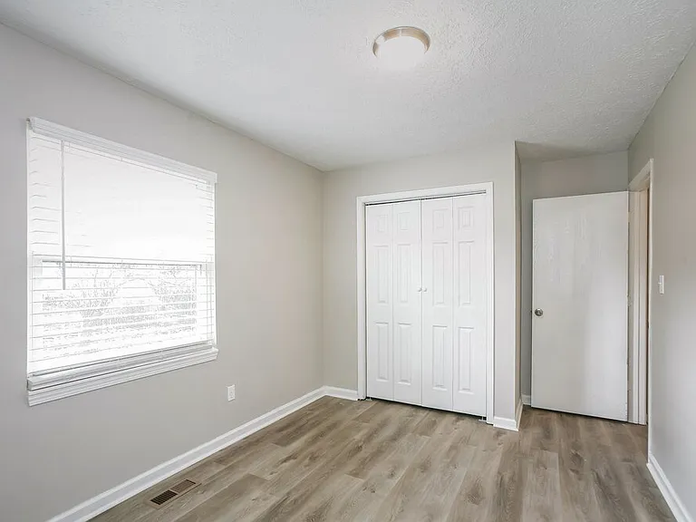 7809 Hampton Pl — Photo 14