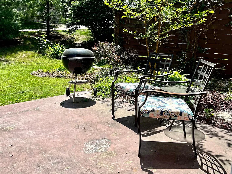 523 Garden Ct — Photo 20
