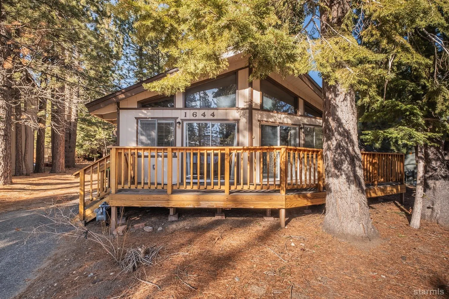 1644 Crystal Air Dr photo 1