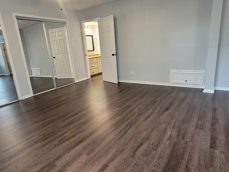 9614 Charter Ridge Dr — Photo 23