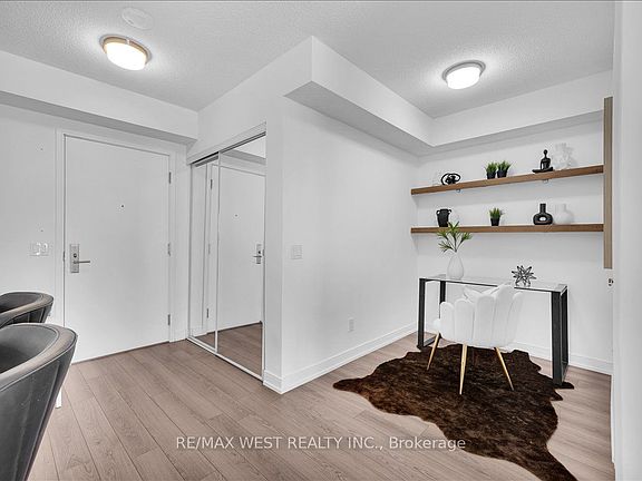 5th image of 20 Thomas Riley Rd #306