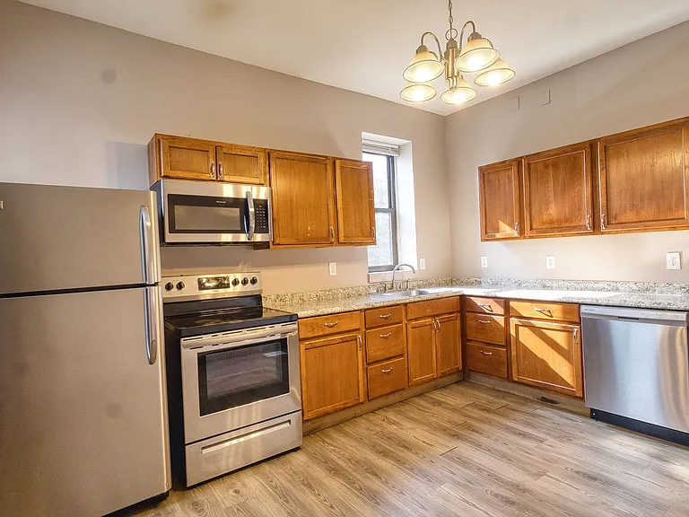 2303 Russell Blvd #1F — Photo 8