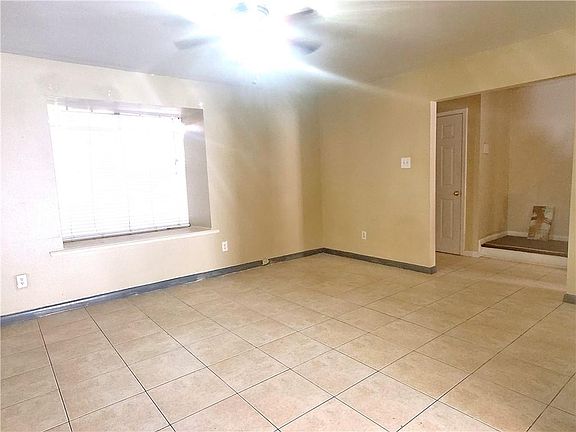 4th image of 5713 Prince Ln #5713