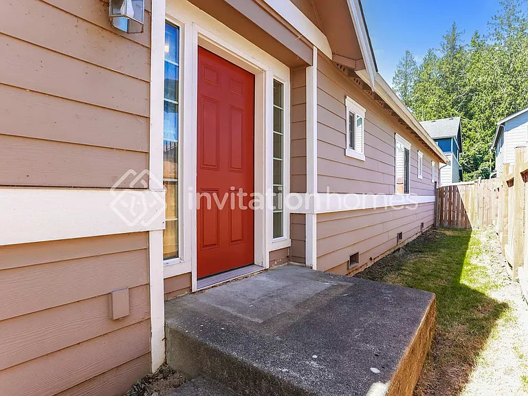 7411 19th Pl SE — Photo 1