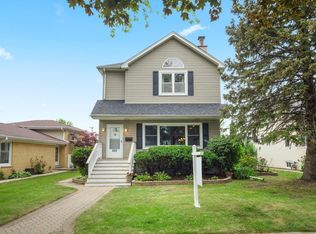 922 Garden St, Park Ridge, IL 60068