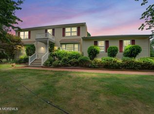 6 Sleepy Hollow Rd, Red Bank, NJ 07701