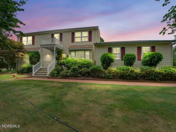 6 Sleepy Hollow Road, Red Bank, NJ 07701