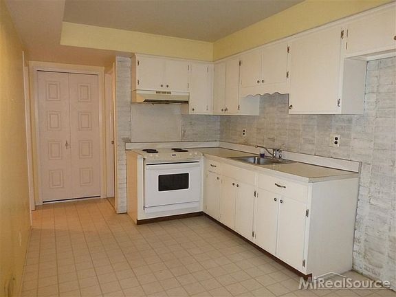 4th image of 29816 City Center Dr APT 3