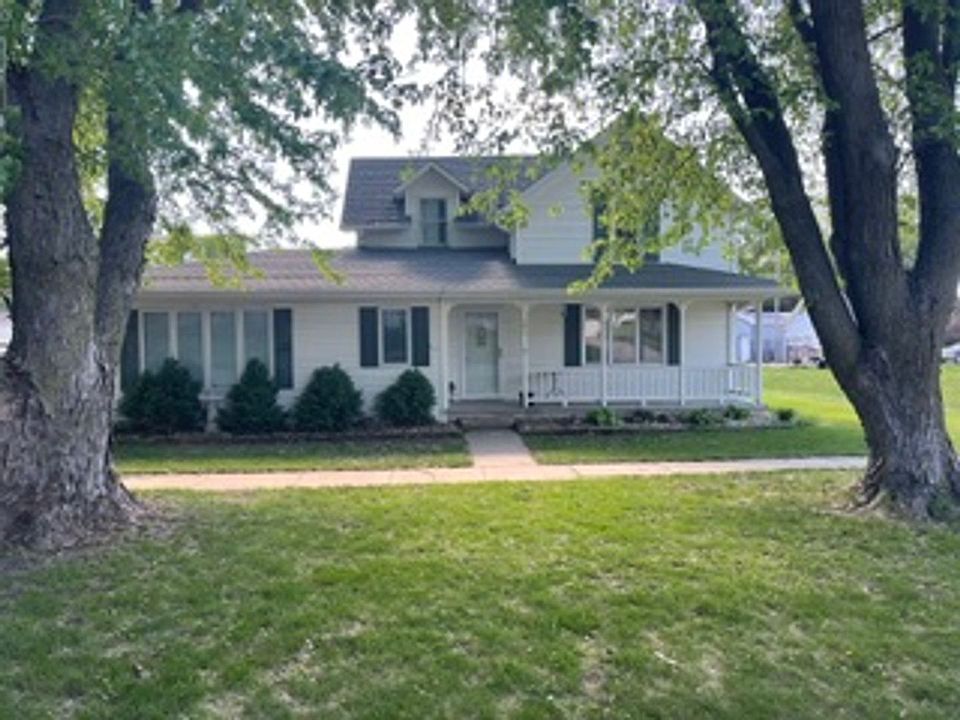 1st image of 204 Buena Vista St