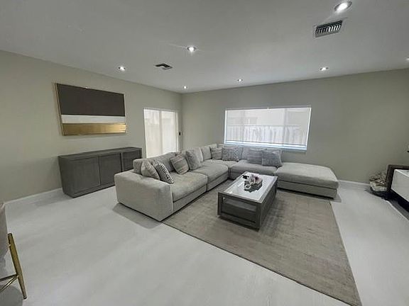 2nd image of 9545 N Vermosa Lane #433-5